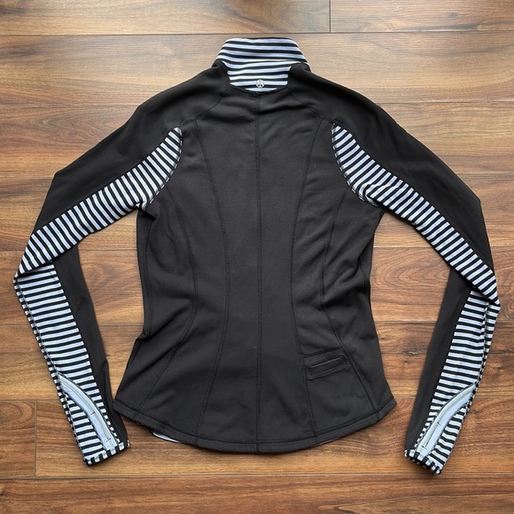 Lululemon Half-Zip Activewear Top - Picture 2 of 5